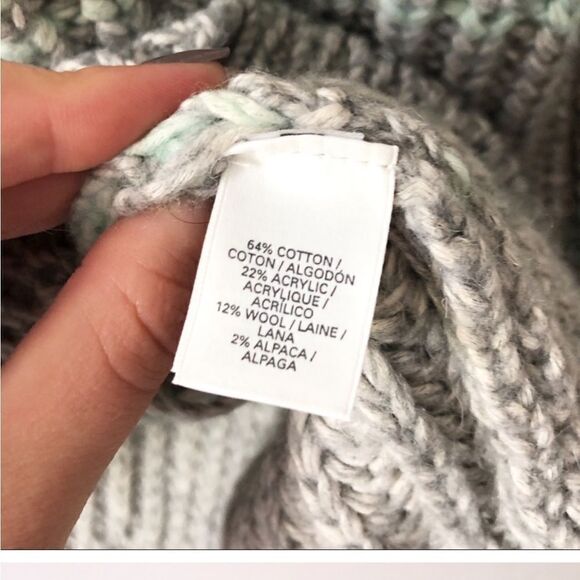 Victoria’s Secret Cropped Chunky Knit Sweater Small Oversized 3/4 Sleeve - Picture 3 of 6